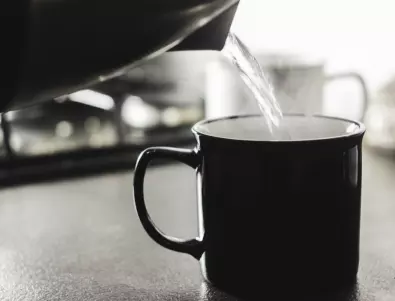 10 страхотни неща, които ще се случат с тялото ти, ако пиеш по чаша топла вода на гладно всяка сутрин
