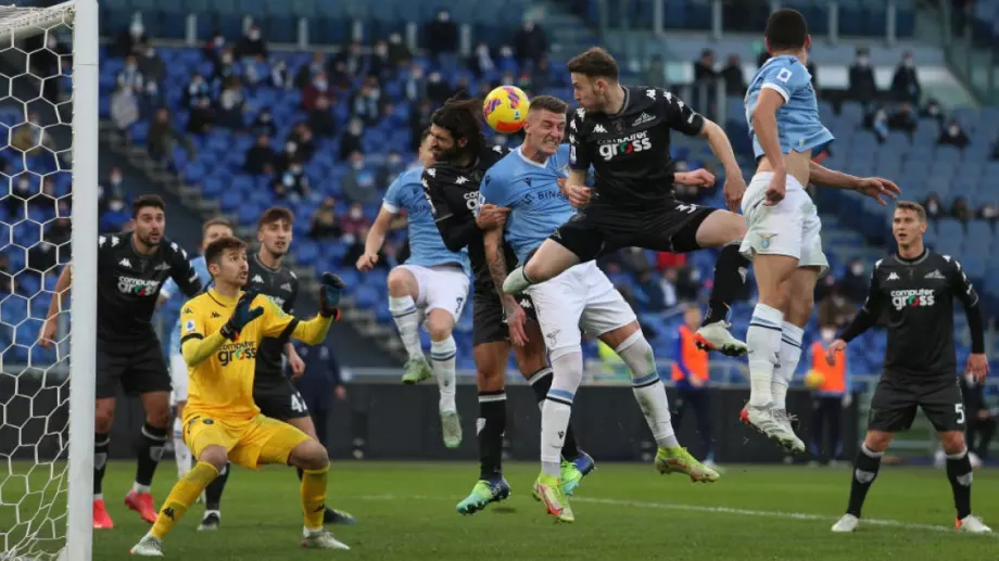 Лацио се пребори за точка у дома в драма с 6 гола
