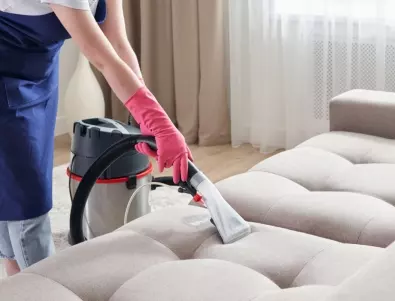 Как да почистите дивана от петна: 3 ефективни начина, от които мебелите ще блестят