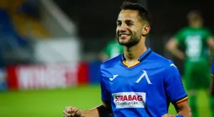 {{ otherArticle[0].article.title }}