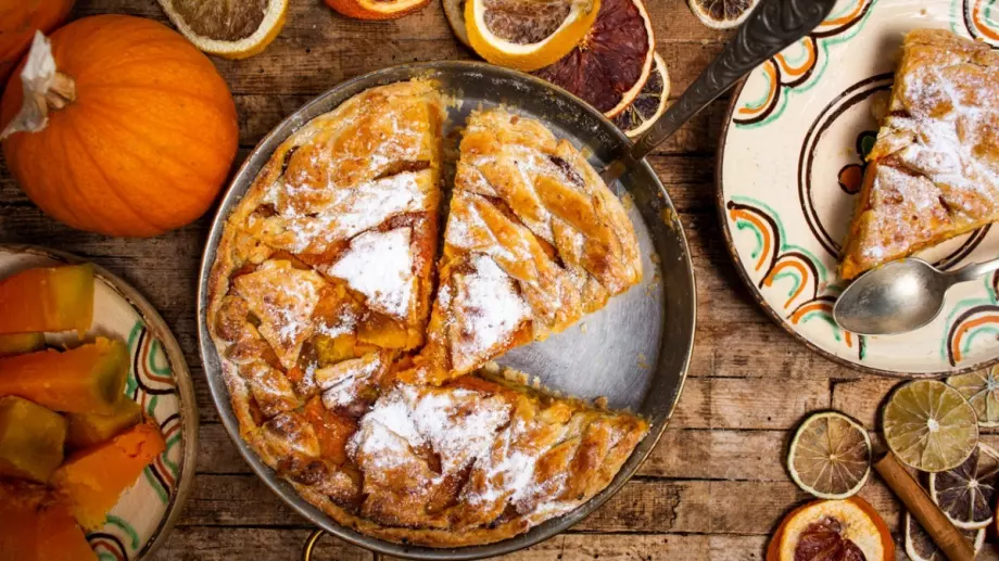 Божествено вкусен тиквеник с галета и канела - ето как