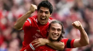 Бивш нападател на Ливърпул с два шедьовъра за 60 секунди... и двата отменени (ВИДЕО)