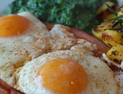 Пробвате ли тази рецепта за яйца на очи по селски, няма да ги правите по друг начин