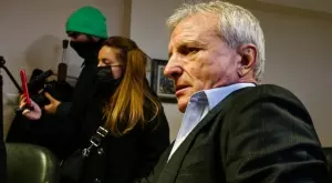 {{ otherArticle[0].article.title }}