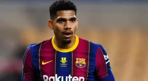 Барселона дава нов контракт на Роналд Араухо