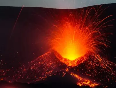 Вулканът Етна изригна отново. Зрелището е уникално (ВИДЕО)
