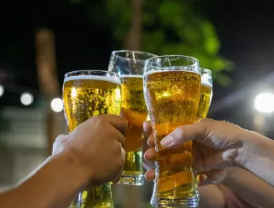 Учени разкриха защо бирата е по-полезна за жените