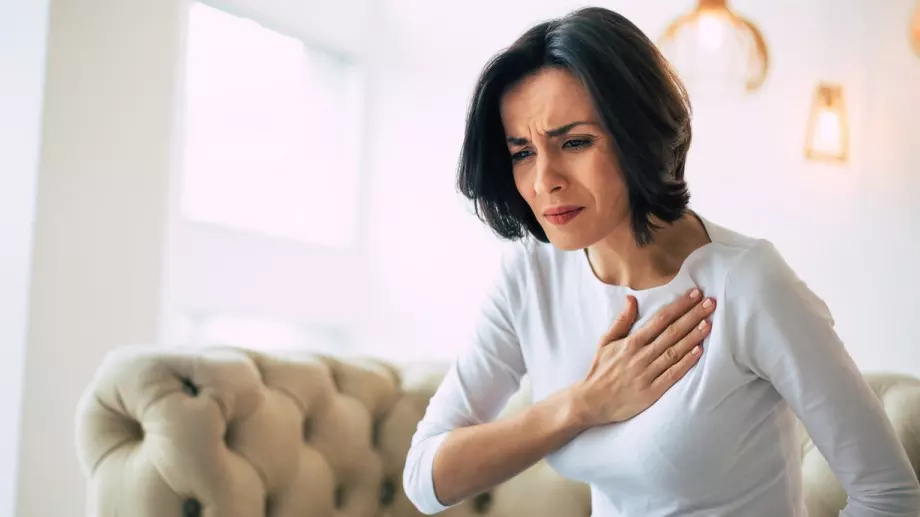 Лекар: Това са най-коварните симптоми на инфаркт при жените