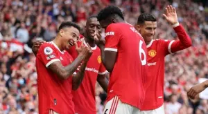 Английски ултраси готвят "ад" за Лингард, който избра Нотингам пред Уест Хям