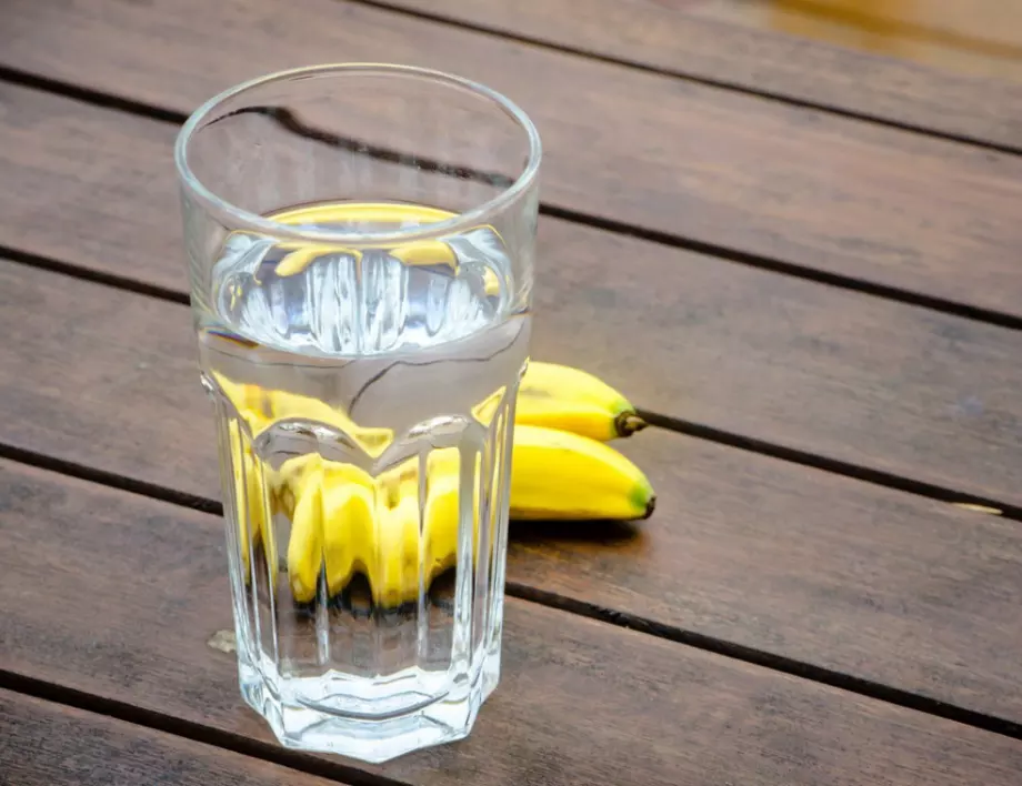 Какво ще случи с тялото ви, ако започвате деня си чаша вода и банан?