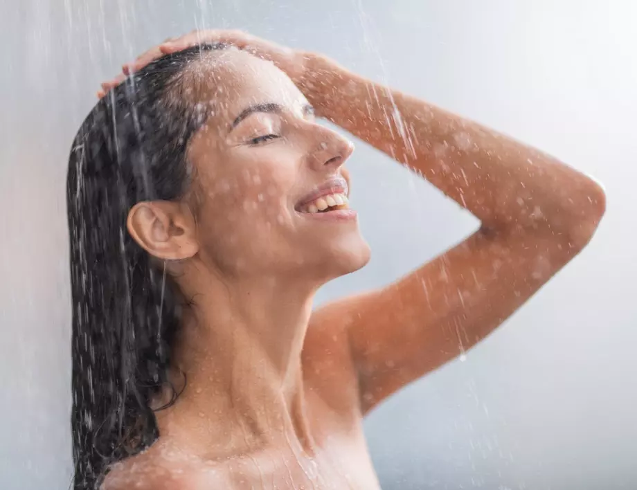 Кога е най-добре да си взимаме душ - сутрин или вечер? Учените отговориха!
