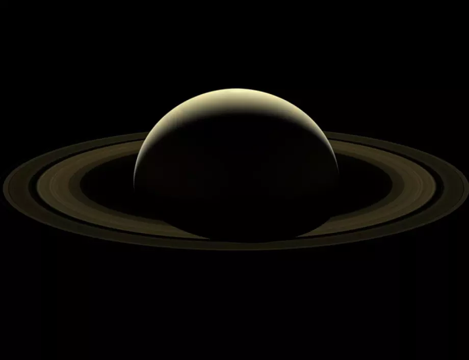 Пръстените на Сатурн изчезват: „Джеймс Уеб“ ще определи колко време им остава
