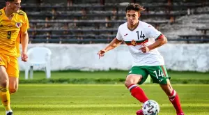 {{ otherArticle[0].article.title }}