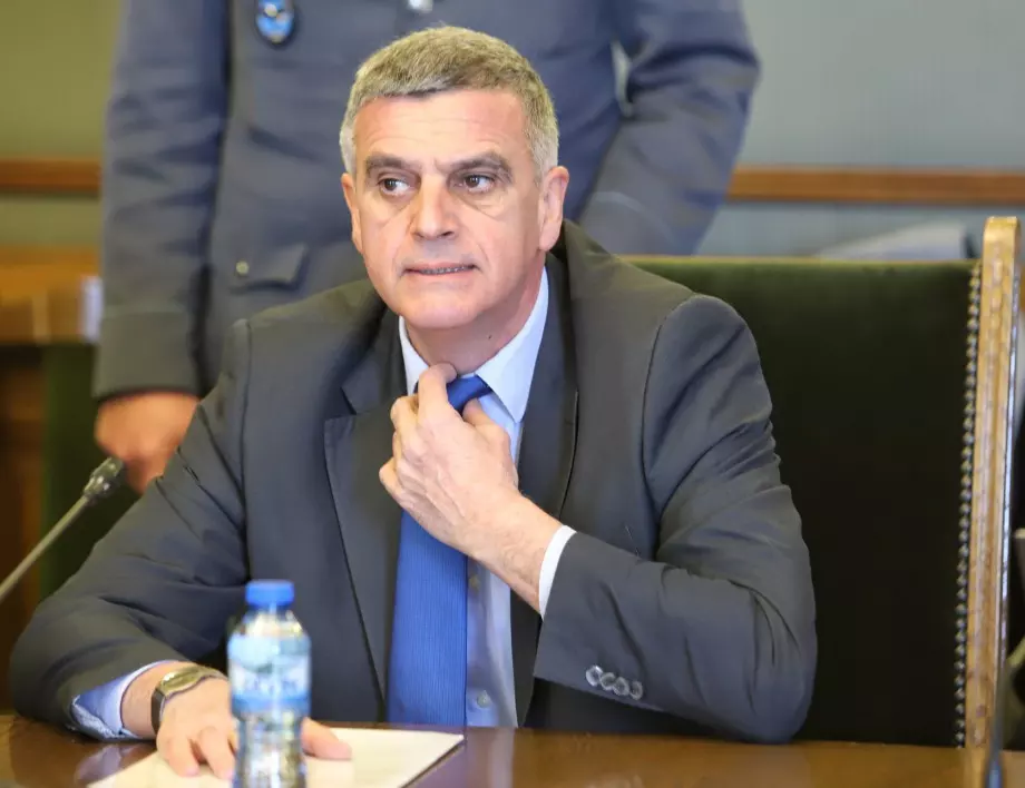 Стефан Янев не мисли за оставка: Решенията, които предстои да бъдат взети, не са в интерес на България 