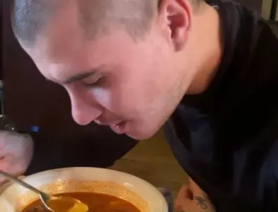 Ето я супата за 30 лева от касовата бележка в Банско. Няма да повярвате кой я яде (ВИДЕО)