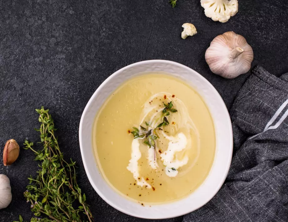 Страшна френска крем супа от карфиол - пасва и на най-изтънчения български вкус