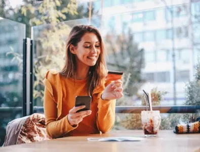 Научете разликите между кредитни и дебитни карти