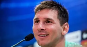 (ВИДЕО) Не е обичайна гледка: Меси празнува требъла пиян-залян