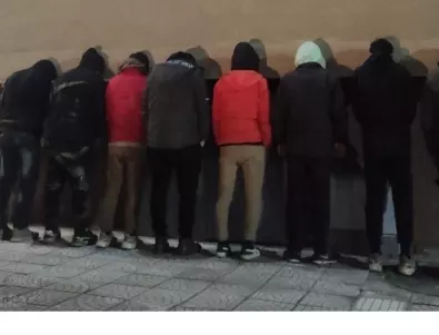 Над 40 нелегални мигранти са открити в склад до София