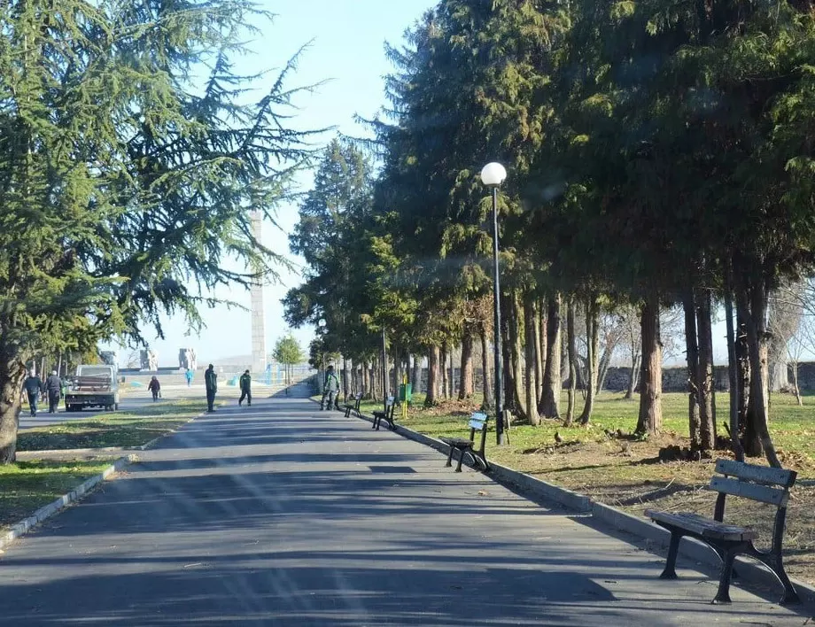 Нови пейки и кошчета са поставени в Крайдунавския парк във Видин (СНИМКИ)