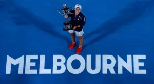 Австралия ликува на Australian Open 2022 при жените след брутален срив на Колинс във финала (ВИДЕО)