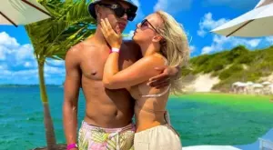 {{ otherArticle[0].article.title }}