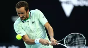 След повече от месец: Медведев се завръща за турнира в Лос Кабос