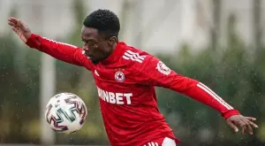 Брадли Мазику може да пропусне дербито с Левски