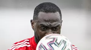 {{ otherArticle[0].article.title }}