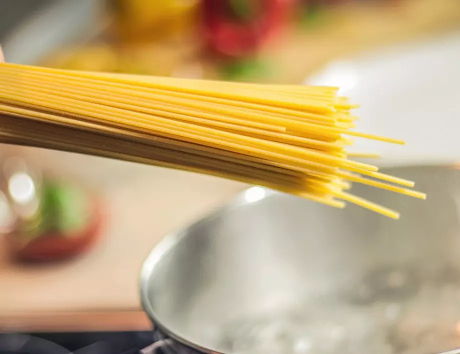 Много е важно да знаете тези ТЪНКОСТИ при варене на спагети, ако искате накрая ястието да е върхът 