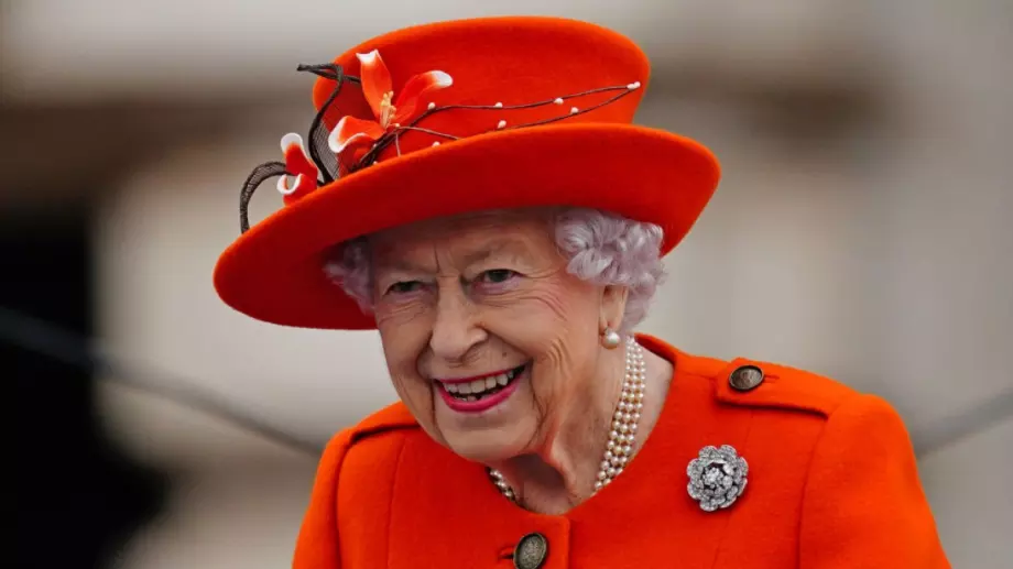 Кралица Елизабет II поздрави европейските шампионки  от Англия