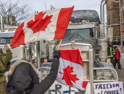 Пращат още повече полиция срещу протестите с камиони в Канада