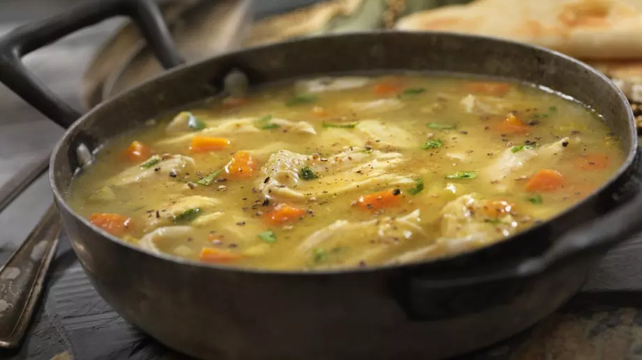 Само опитните домакини слагат това в пилешката супа и тя става невероятно вкусна