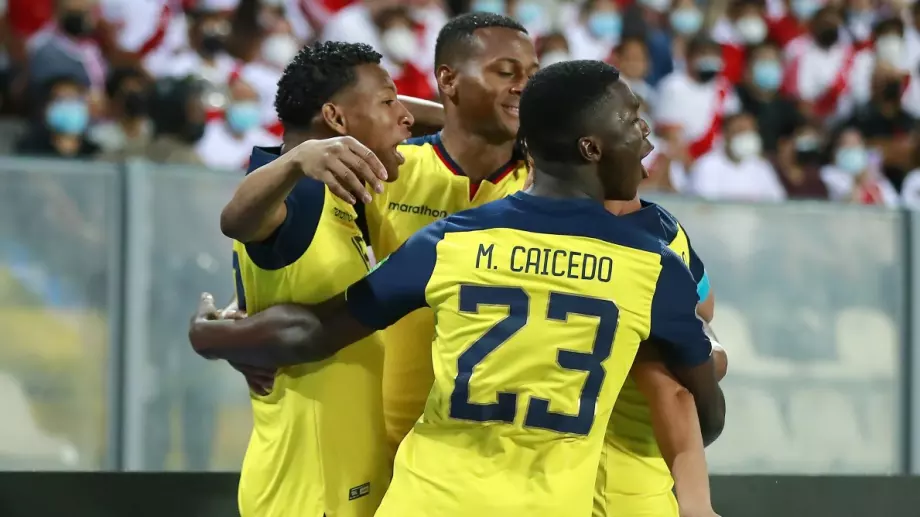 ФИФА обяви: Няма да изхвърля Еквадор от Мондиал 2022