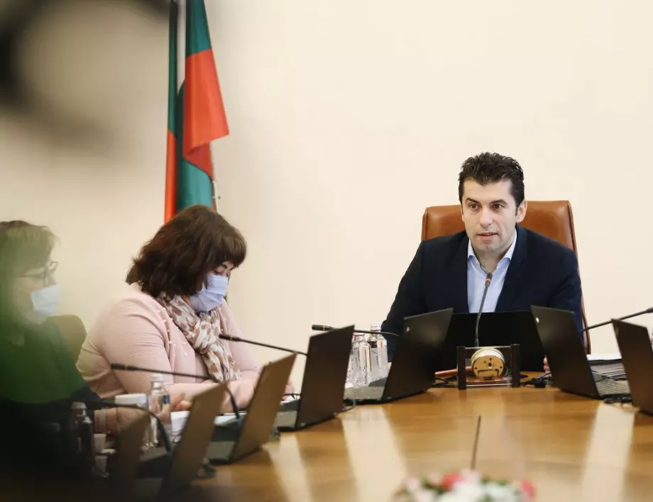 Официално: Правителството изпраща хуманитарна и военно-логистична помощ за Украйна