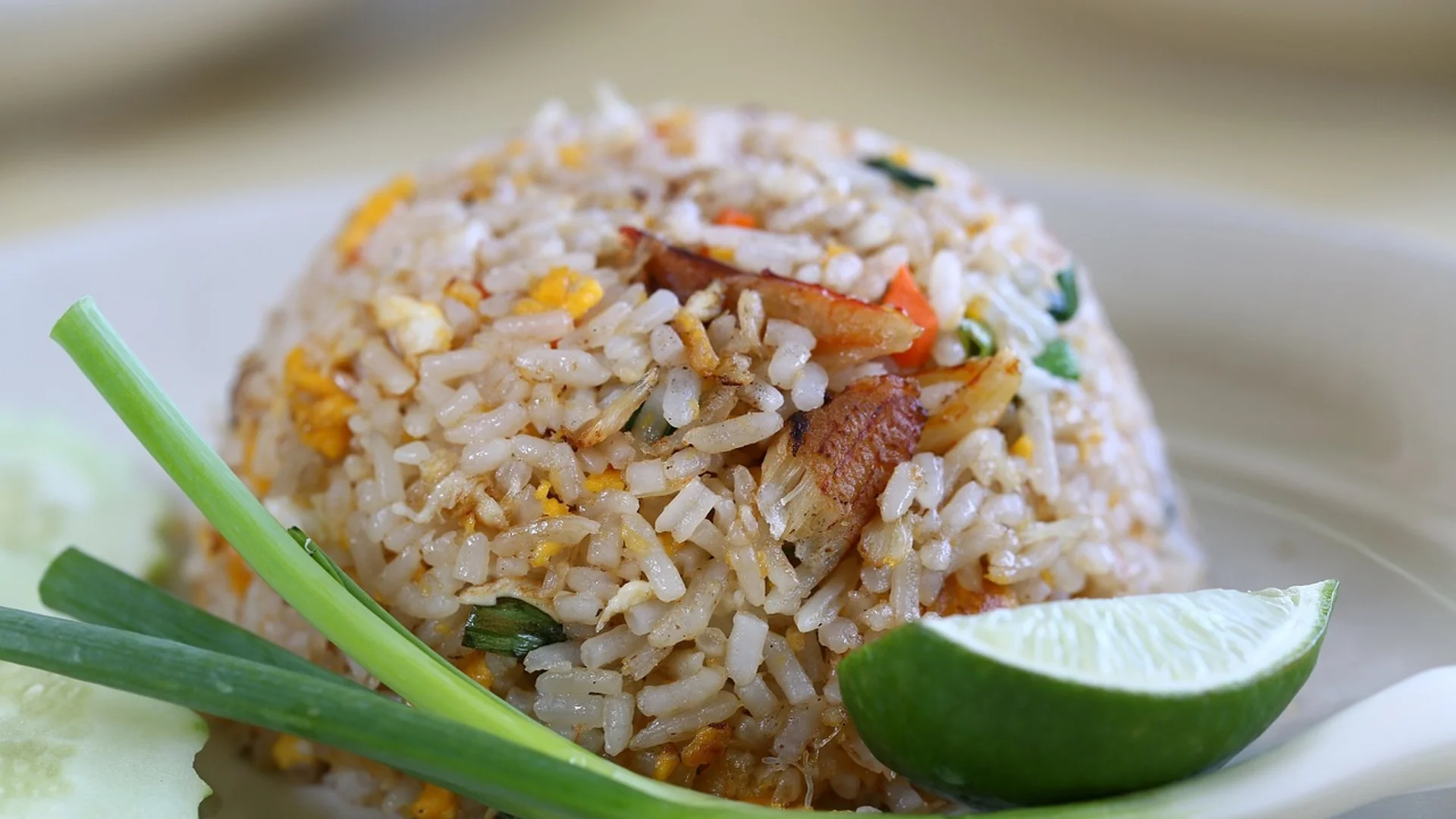 Как се приготвя традиционният пържен ориз по китайски?