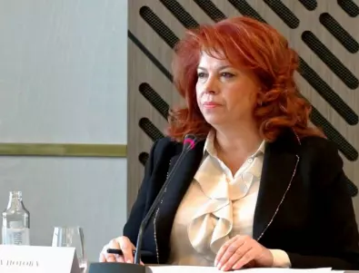 Илияна Йотова: Критиките към президента целят да отклонят вниманието от поетите ангажименти към Зеленски