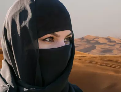 Мюсюлманско момиче починало от задушаване с хиджаба си 