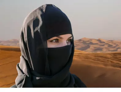 Все повече жени в Иран отказват да носят хиджаб