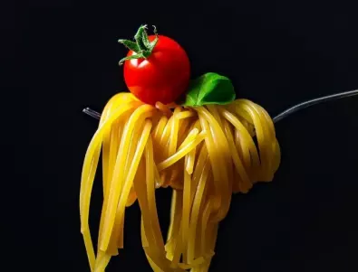 Вкусни и бързи спагети с авокадо за заети домакини