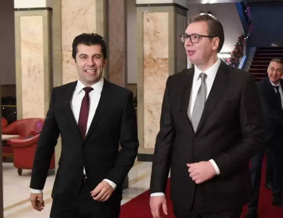 Кирил Петков обещал на Вучич да не спира руския газ към Сърбия