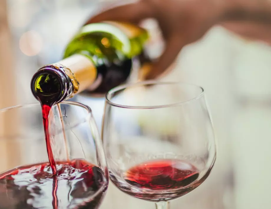 Франция ще превръща излишното вино в етанол