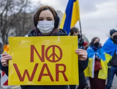 Забрани ли Украйна влизане в страната на мъже от Русия? Киев отрича