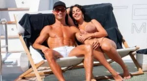 {{ otherArticle[0].article.title }}