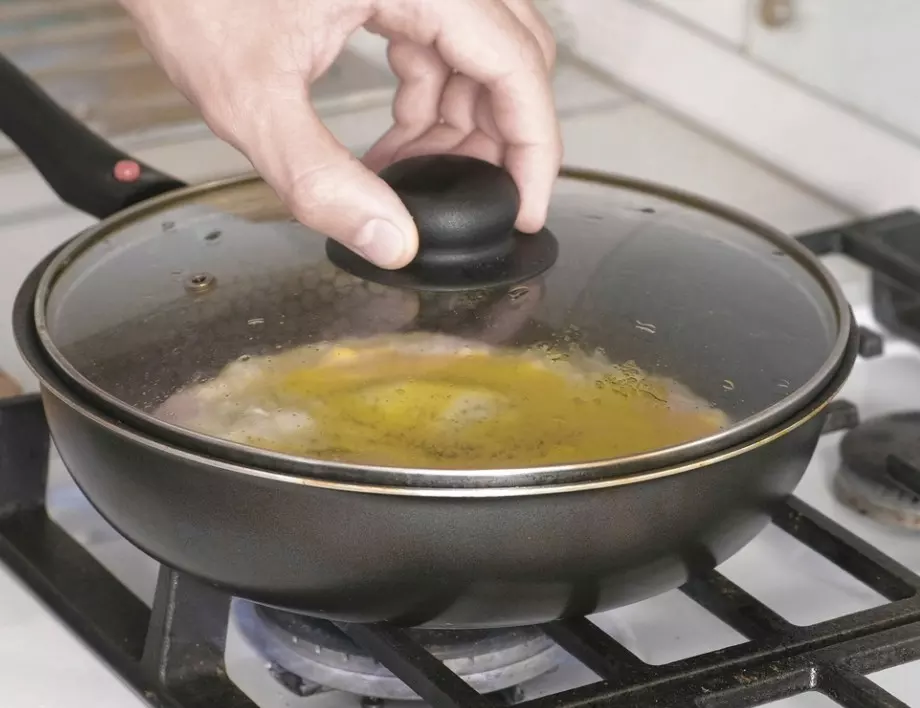 Как ПРАВИЛНО се запържва брашно – това трябва да го знае всяка домакиня