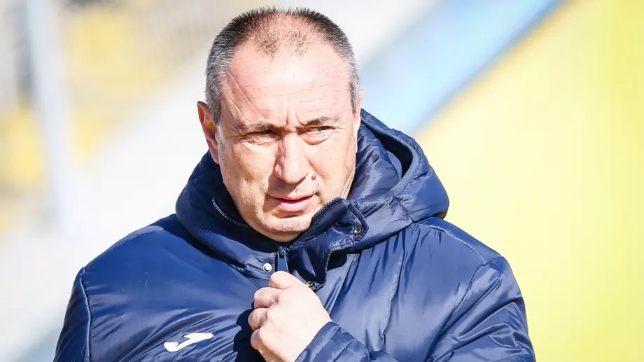 Мъри Стоилов забрани извиненията и задължи футболистите на Левски да играят добре