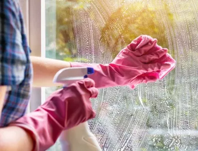 Топ трик за почистване на прозорците само за 2 минути без ивици и без парцал