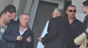 {{ otherArticle[0].article.title }}