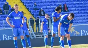 {{ otherArticle[0].article.title }}