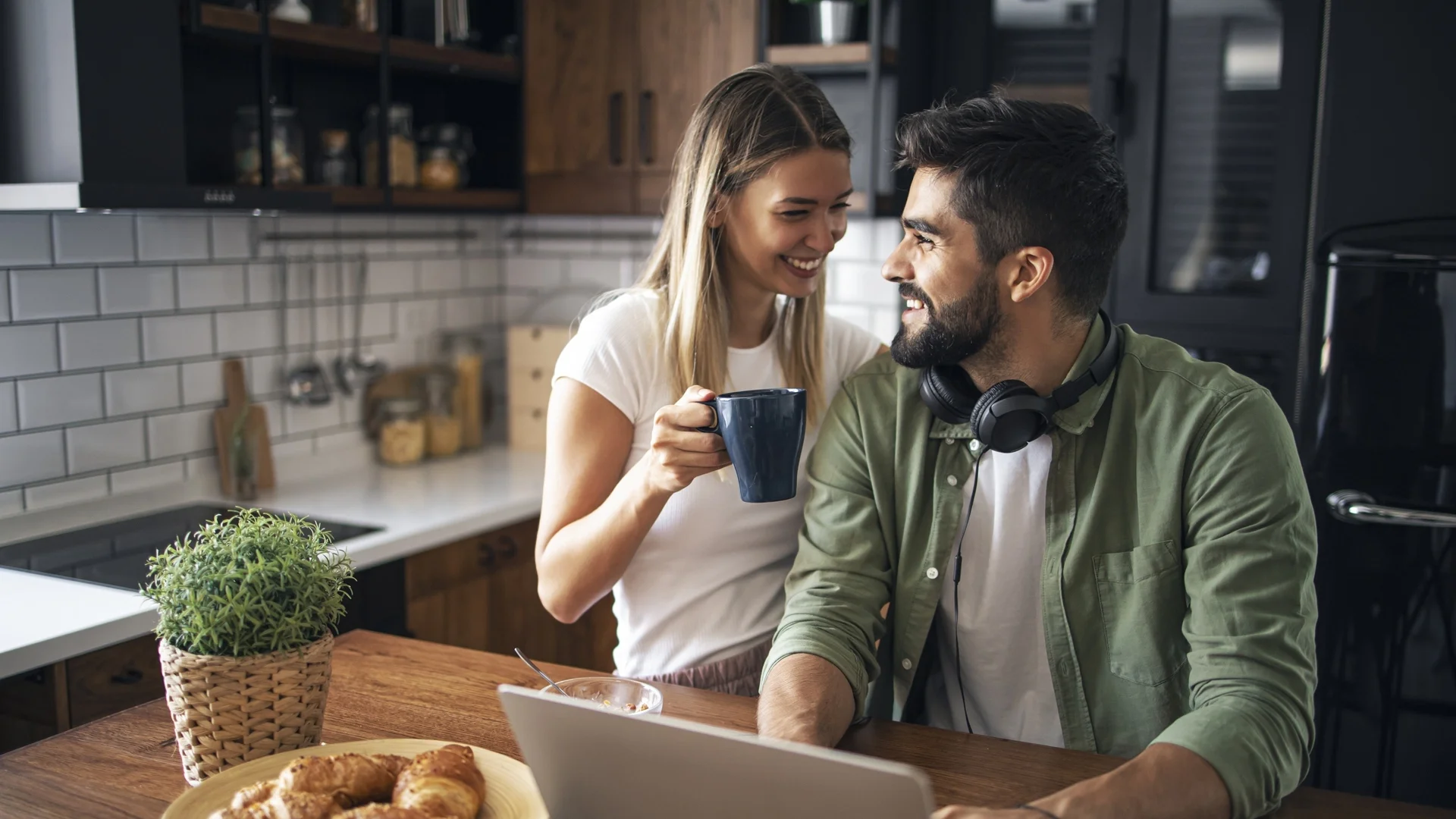 Дневен любовен хороскоп за 10 март 2024